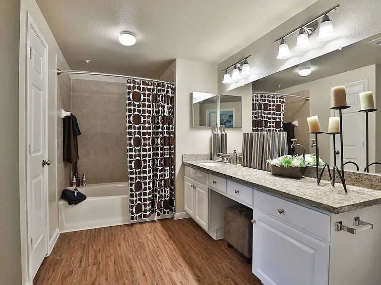 Enclave At Woodbridge — Photo 12