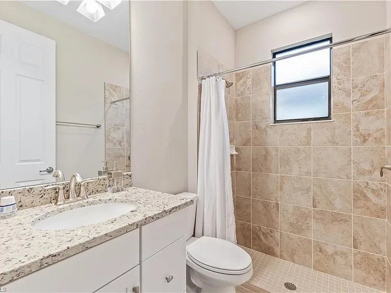 28075 Foxrock Ct — Photo 12