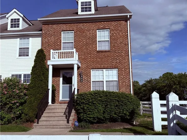 952 Hartford Village Blvd, Columbus, OH 43228
