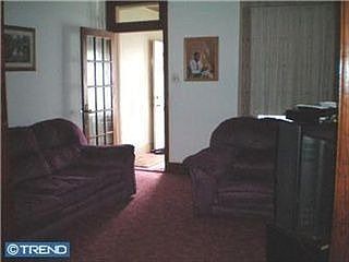 2nd image of 6642 Glenloch St