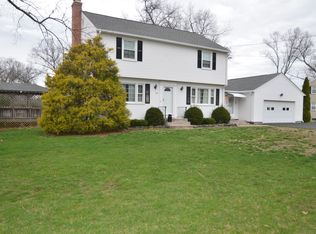 274 Mary Webb Rd, Windsor Locks, CT 06096