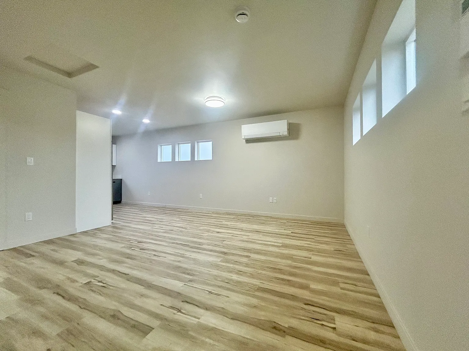 2 bed, 780 sqft, $2,300 — Photo 4