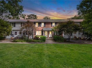 127 Sylvan Knoll Rd, Stamford, CT 06902