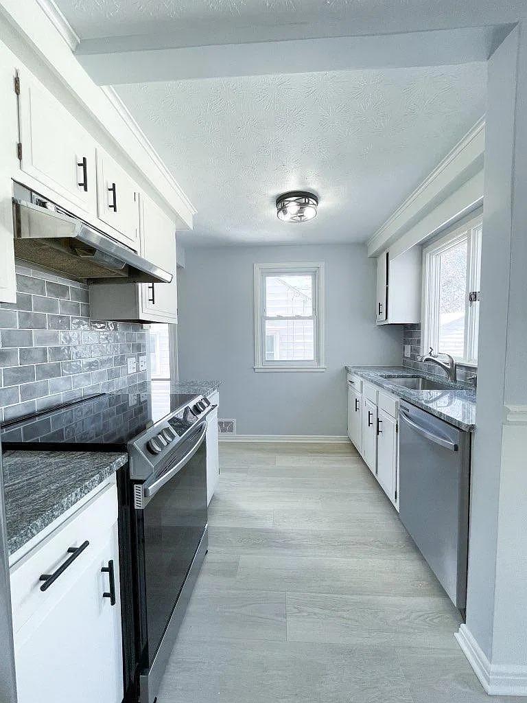 502 Falstaff Rd — Photo 1