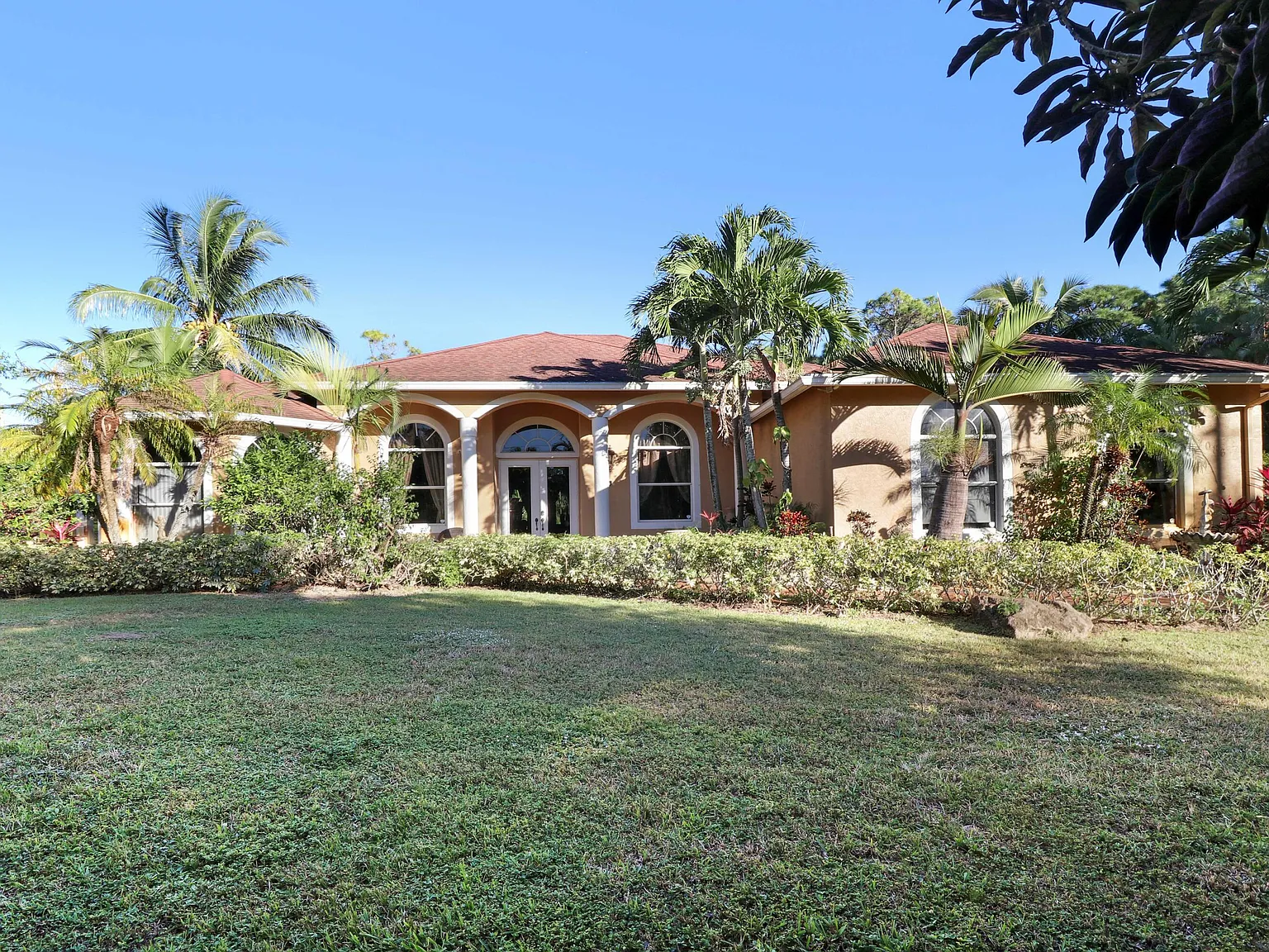 4 bed, 2.5 bath, 2796 sqft, $7,500 — Photo 1