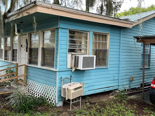 215 Peach St, Sebring, FL 33870