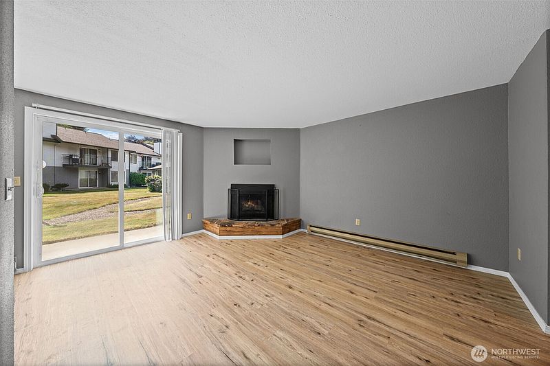 5th image of 1868 Central Place S #59
