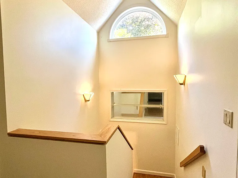 135 Courtyard Ln #135 — Photo 5