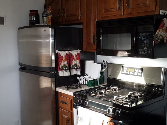 3rd image of 632 Marshall St