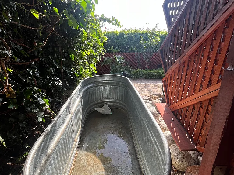 private hot and cold tub for two