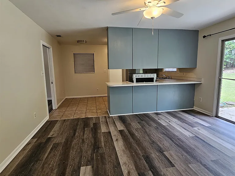 550 E Bradford Rd — Photo 20