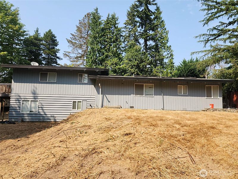 3rd image of 11815 SE 282nd Street
