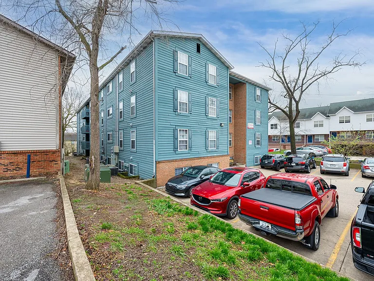 Southfork Apartments — Photo 27