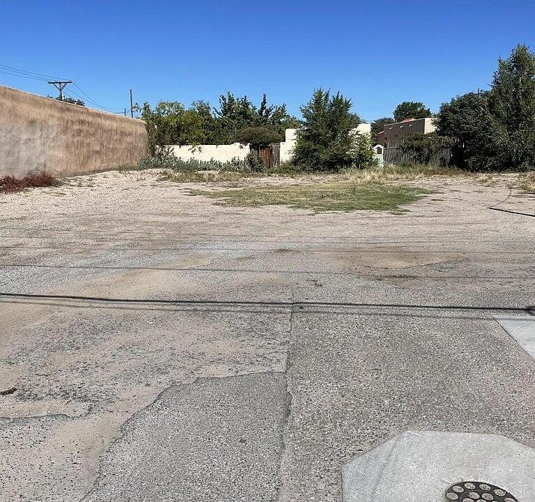 1st image of 1821 Lomas Blvd NW