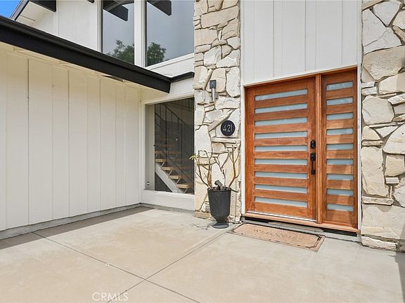 5th image of 421 Larry Ln