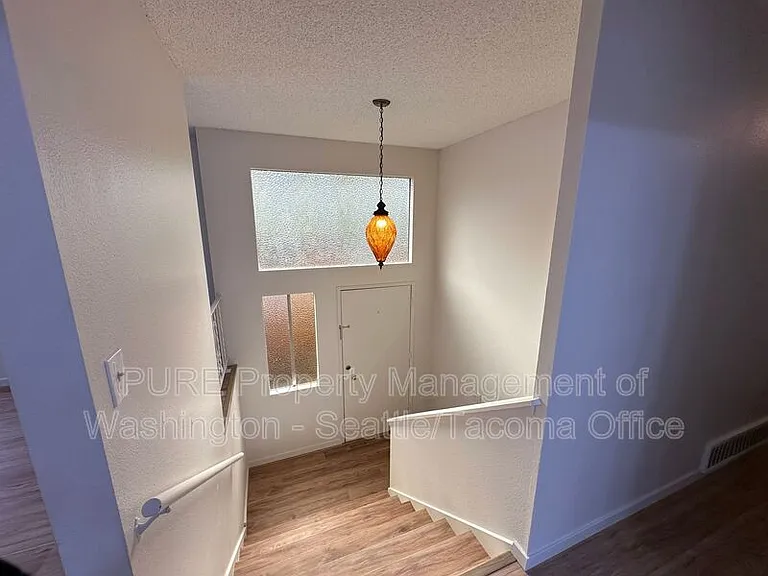 1727 45th Ave SW — Photo 9