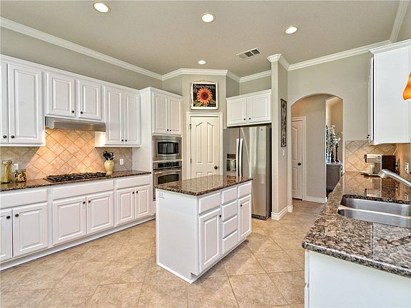 5th image of 1003 N Canyonwood Dr