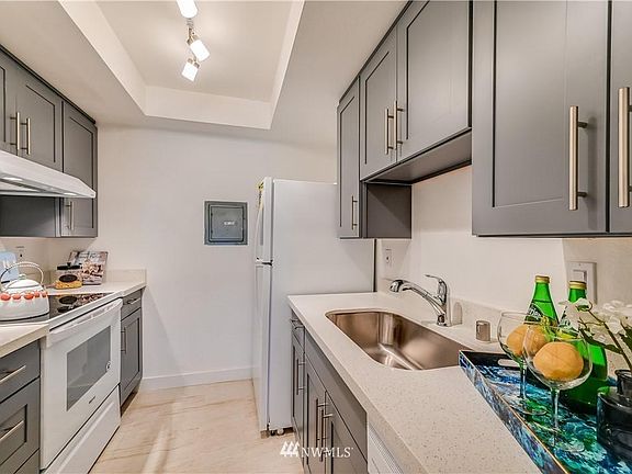 5th image of 14620 NE 32nd St APT F-9