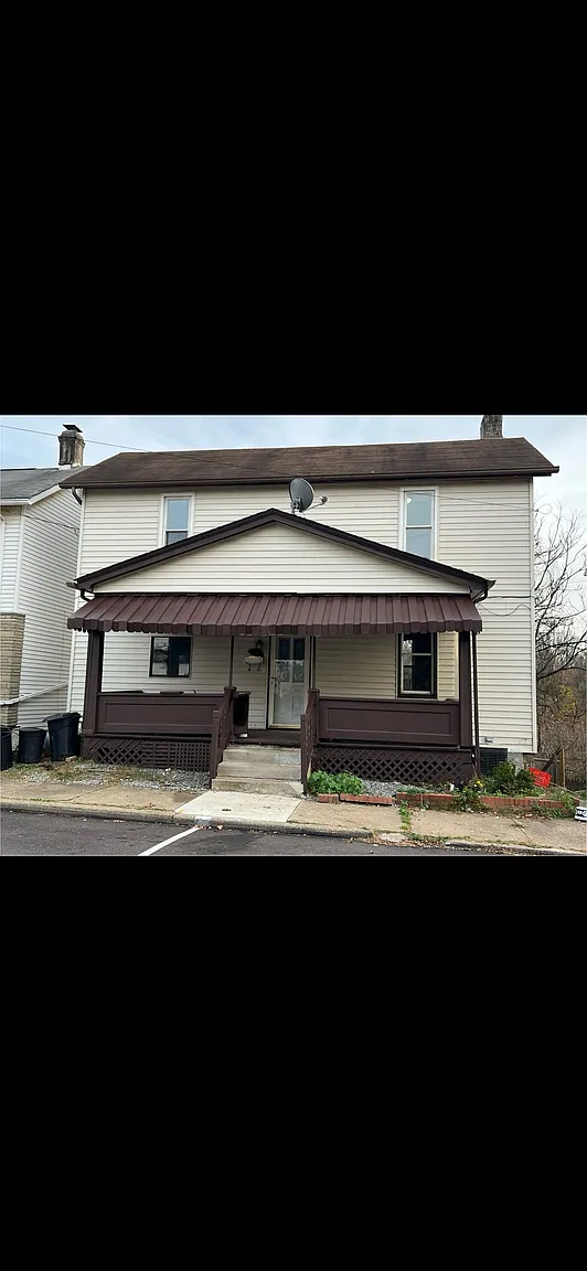 757 6th St photo 1