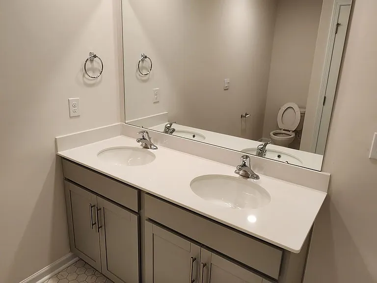7104 N Mills Rd — Photo 20
