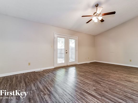 3rd image of 1501 Woodpointe Dr