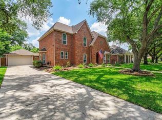 714 Crestwood Dr, Seabrook, TX 77586