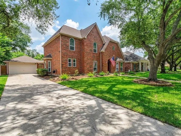 714 Crestwood Dr, Seabrook, TX 77586