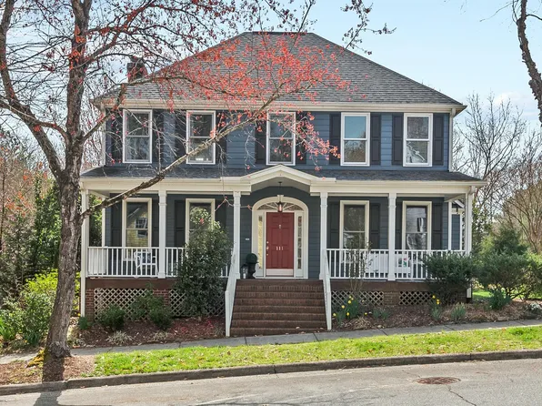 111 Parkside Cir, Chapel Hill, NC 27516