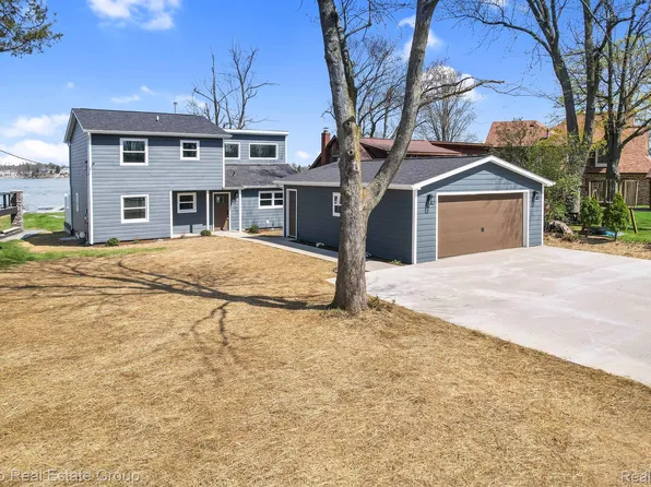 12287 Margaret Dr, Fenton, MI 48430