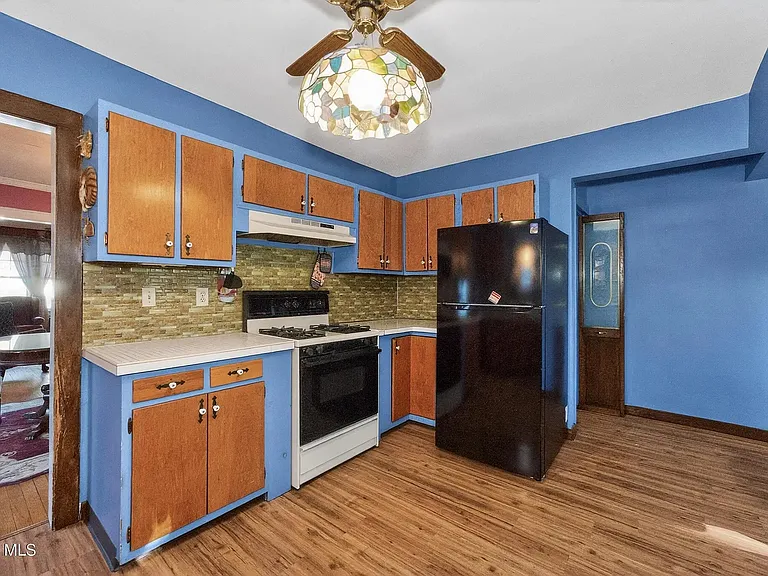 1450 Baker Ave — Photo 34
