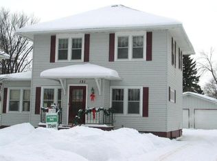 121 Fenton Ave, Grand Forks, ND 58203