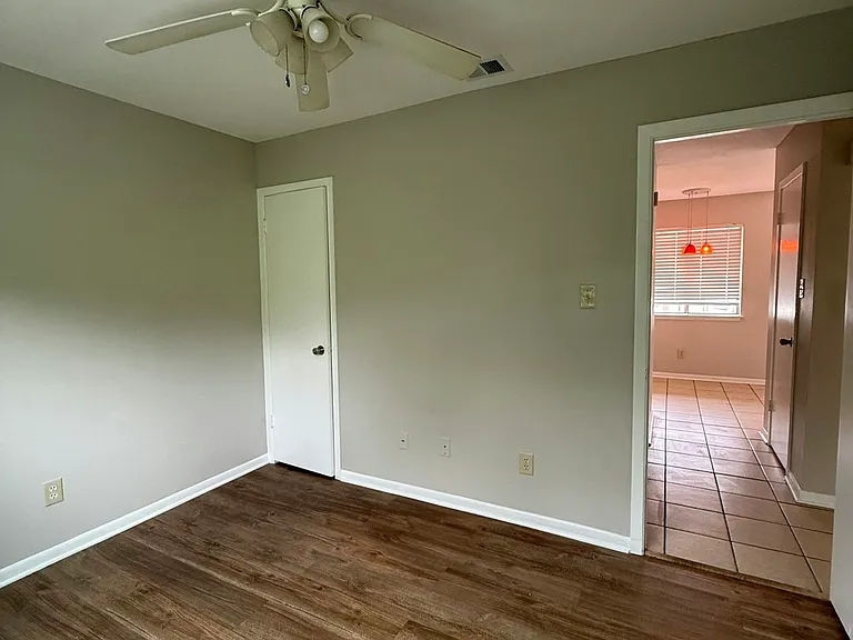 1690 Hofheinz St #B3 — Photo 6