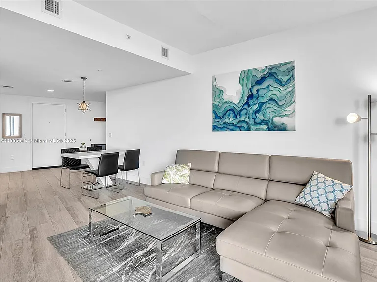 121 NE 34th St #3114 — Photo 32