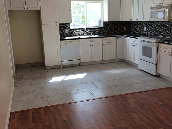 2nd image of 1437 Sierra Dr