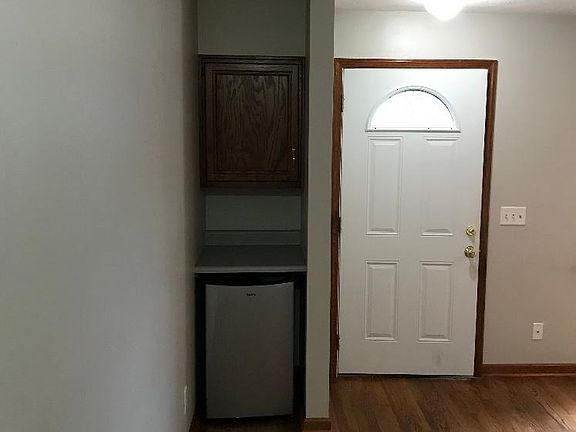 5th image of 1423 King Ave