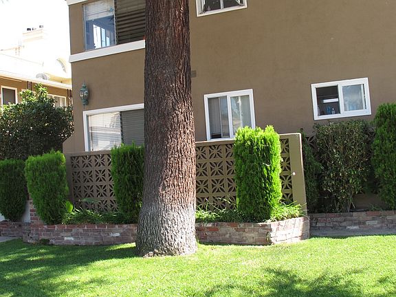 3rd image of 10834 Bloomfield St APT 3