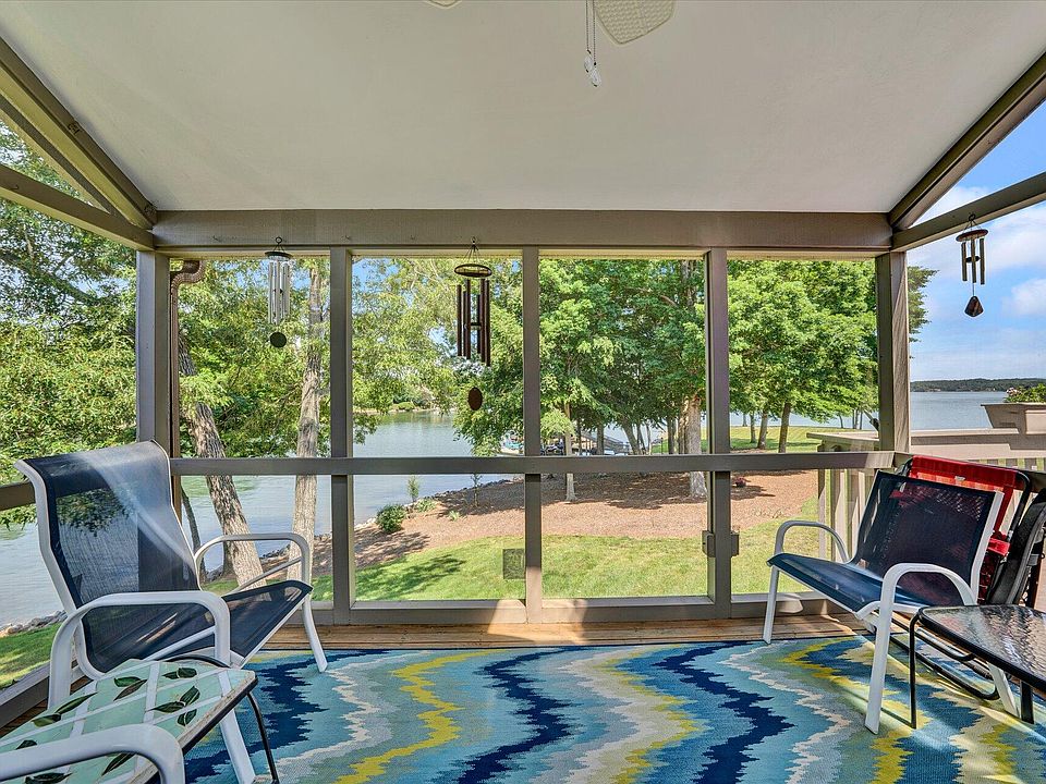 1st image of 107 Gangplank Cir