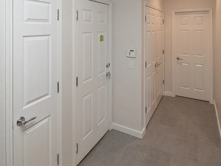 2215 Canterbury Park Dr — Photo 25