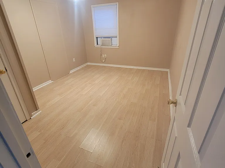 6105 Franklin Ave #B — Photo 11