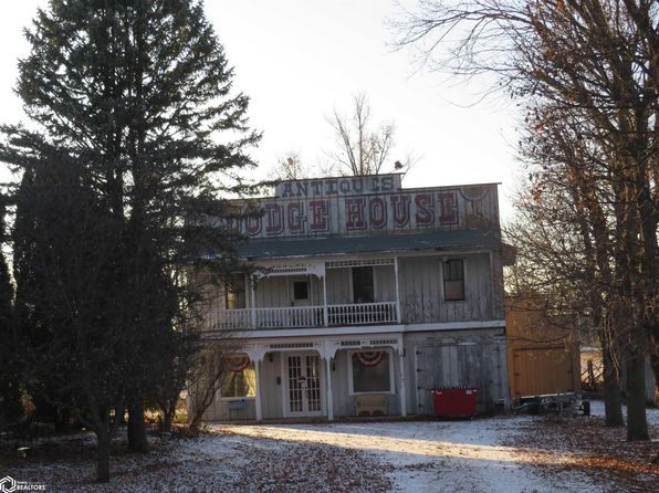 702 Front St, Geneva, IA 50633