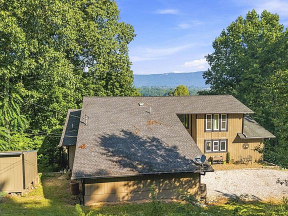 3rd image of 770 Mount Paran Rd