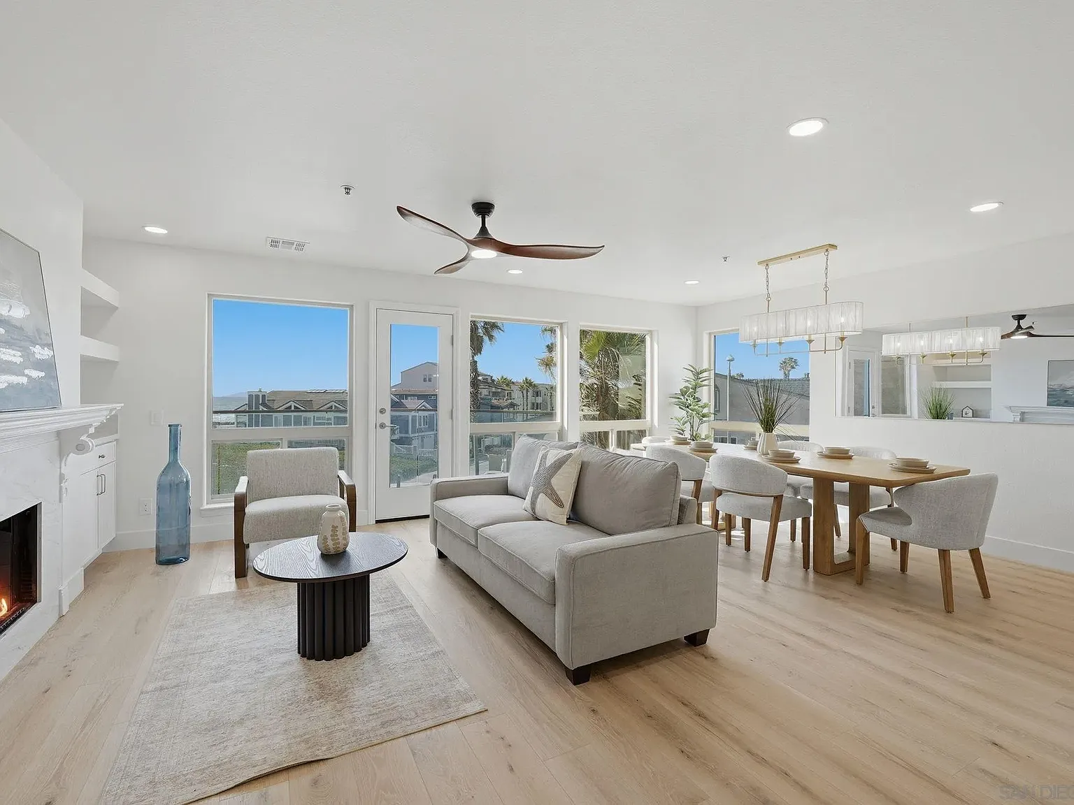 2 bed, 2.0 bath, 1211 sqft, $5,000 — Photo 3