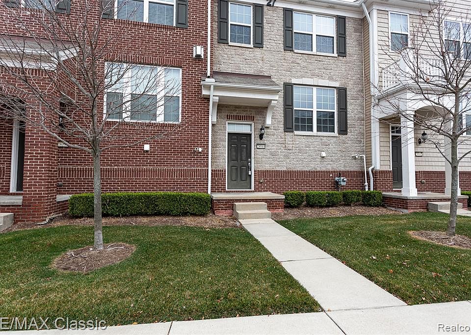 1st image of 28044 Hopkins Dr