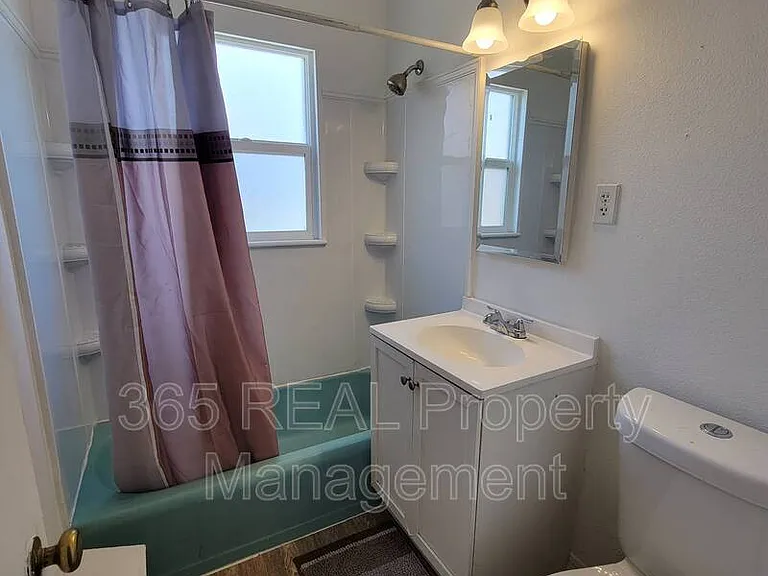 2432 16th Ave — Photo 11