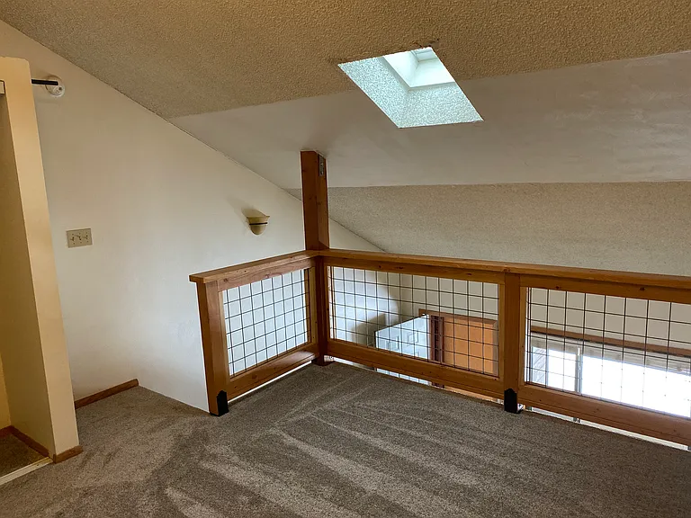 840 Weiss Cir #2 — Photo 3