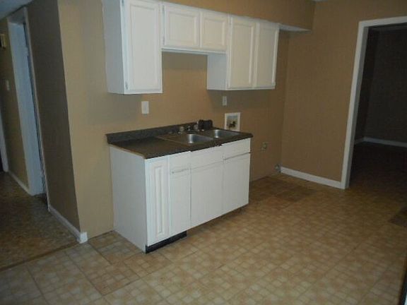 4th image of 519 Deerskin Dr