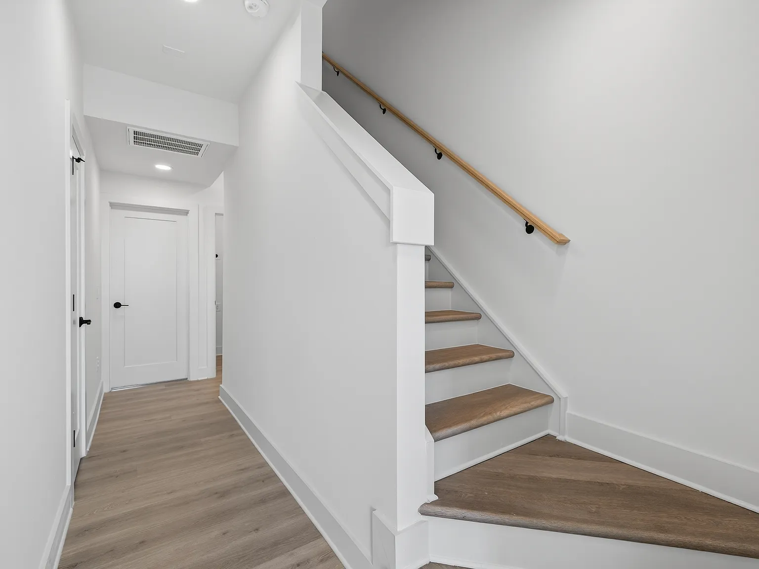 3 bed, 1700 sqft, $2,700 — Photo 3