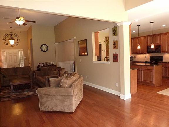 4th image of 6284 Cove Creek Dr