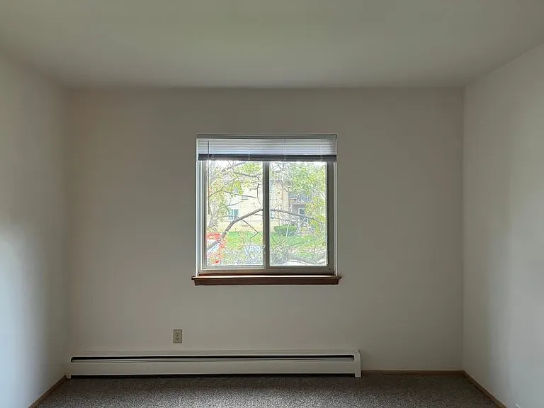 2 Bedroom Walkthrough (C) Bedroom