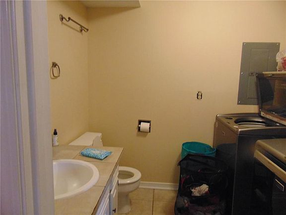 5th image of 4133 Chateau Blvd APT D